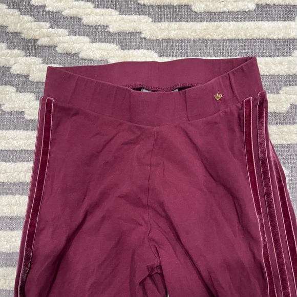 Adidas Originals Gold Logo‎ Tonal Stripe Leggings in Crimson - Picture 6 of 15